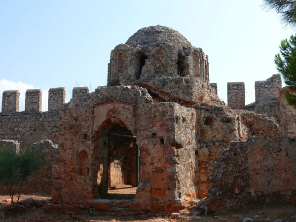 Bir Bizans kilisesinin kalıntıları — Stok fotoğraf