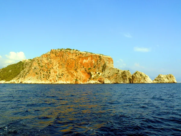 Alania - Cabo no mar Mediterrâneo — Fotografia de Stock