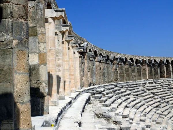 古いギリシャ円形劇場アスペンドス — ストック写真