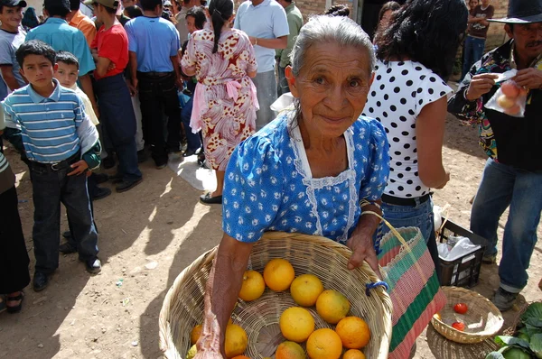 Venda de laranjas — Fotografia de Stock