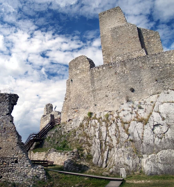 Věž hradu beckov — Stock fotografie