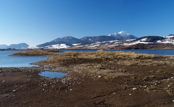 Göl ve dağ — Stok fotoğraf
