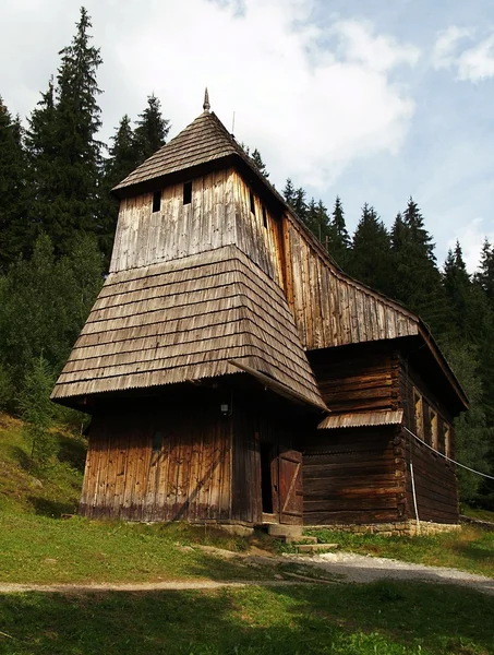 Igreja de madeira em Zuberec museu ao ar livre — Fotografia de Stock