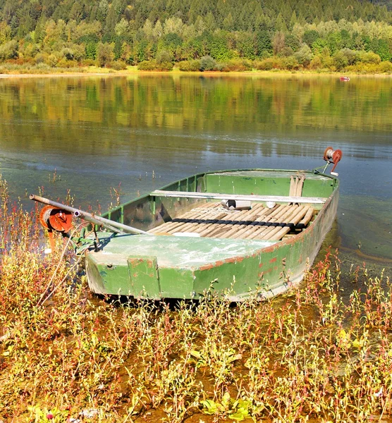 stock image Boat by the lake