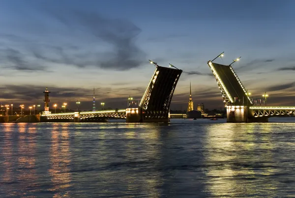 Мост - Белая ночь Стоковое Фото