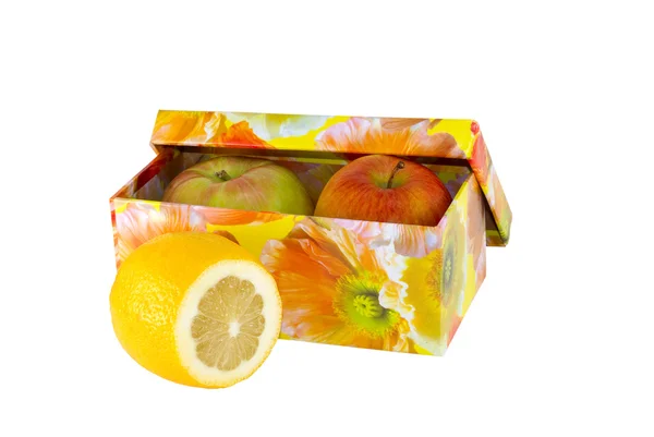 Φρούτα σε ένα κουτί — Φωτογραφία Αρχείου