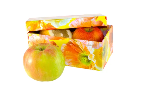 Φρούτα σε ένα κουτί — Φωτογραφία Αρχείου