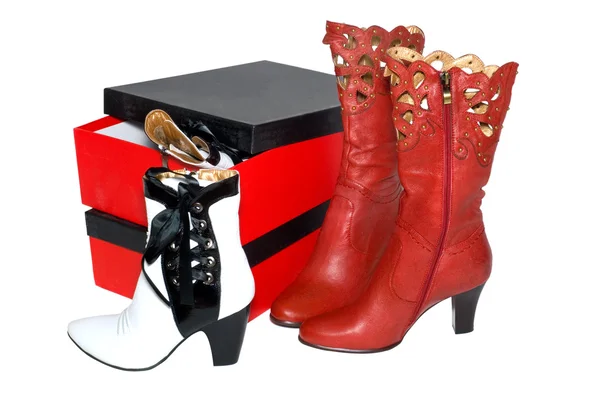 Rote und weiße Stiefel — Stockfoto