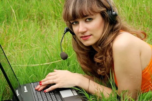 Girl with laptop — Stock Photo, Image
