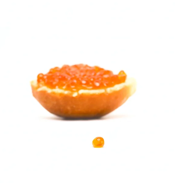 Sanduíche com caviar vermelho — Fotografia de Stock