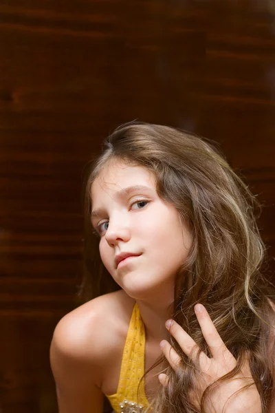 Ritratto giovanissima ragazza — Foto Stock
