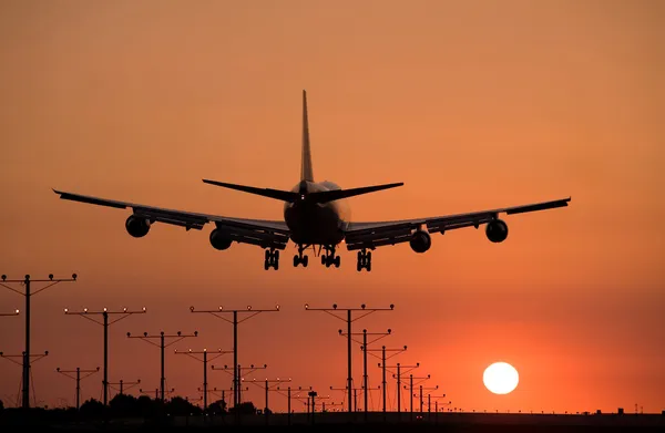 Solnedgång landning — Stockfoto