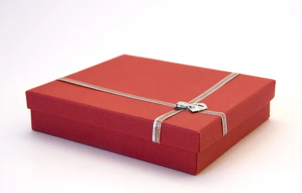 Kırmızı hediye kutusu — Stok fotoğraf