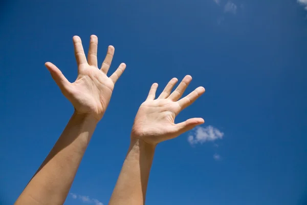 Hands to the sky — Stock Photo, Image