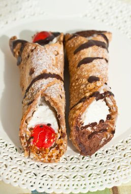 Cannoli