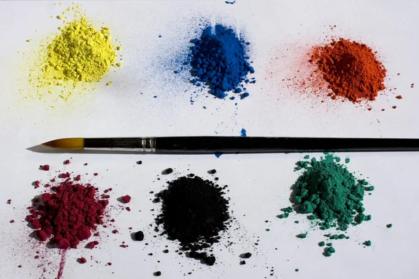 Pigmente Farben und Pinsel — Stockfoto
