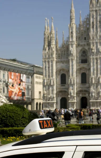 Táxi em Milão — Fotografia de Stock