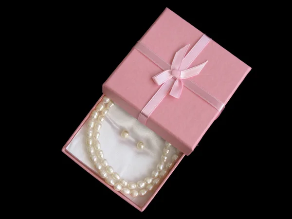 Box with pearl necklace — Stock Photo, Image