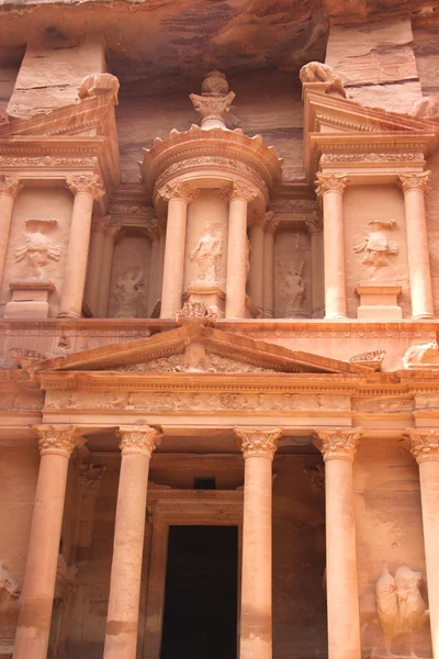 Schöne Aussicht auf den Schatz in Petra — Stockfoto
