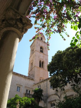 güneşli manastırın Bahçe