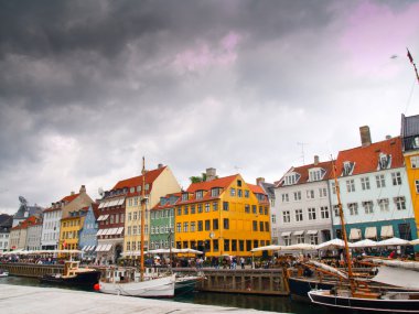 Modern nyhavn bulutlu hava