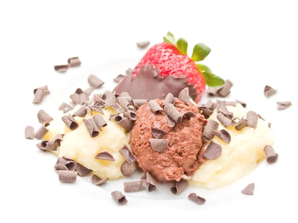 Ice cream dessert with chocolate flakes — Stock Photo, Image