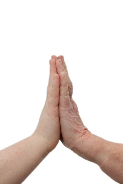 Рука старухи показывает большие пальцы вверх — стоковое фото