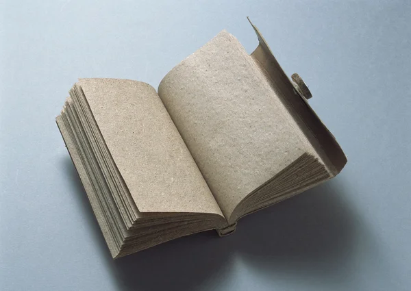 纸质便笺和书籍 — 图库照片