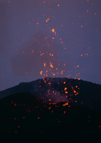 Erupción de iluminación meteorológica —  Fotos de Stock
