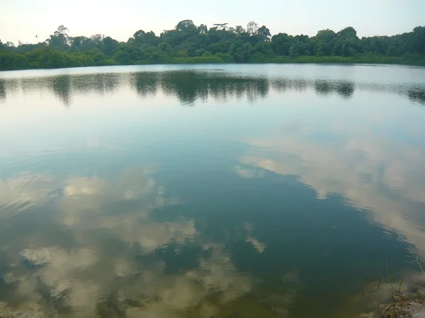 Lago tranquilo — Foto de Stock