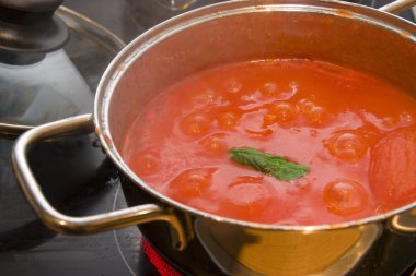 Tomato sauce clipart