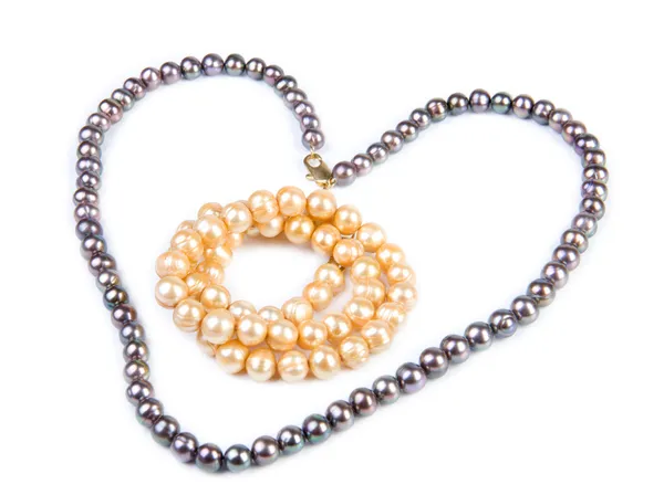 Černý a bílý perlový náhrdelník — Stock fotografie