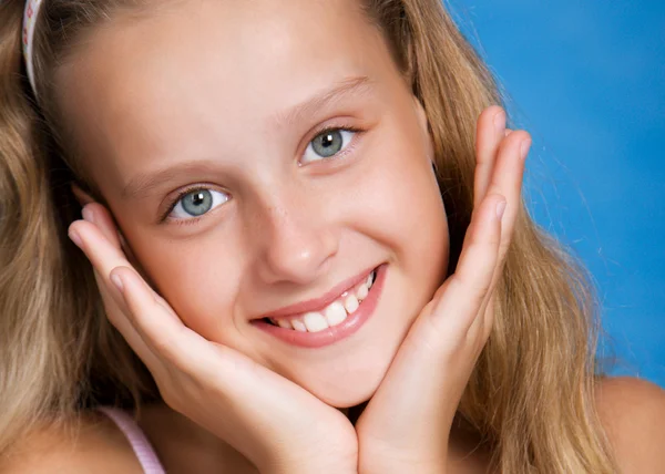 Detailní portrét krásné mladé dívky — Stock fotografie