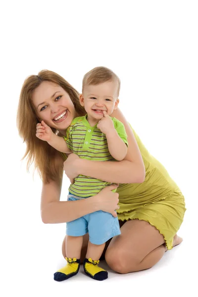 Glad mamma med sin lilla pojke — Stockfoto