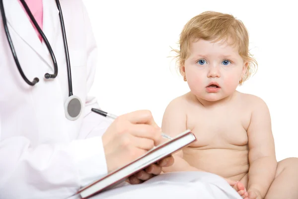 Medico pediatra scrivere ricevuta — Foto Stock