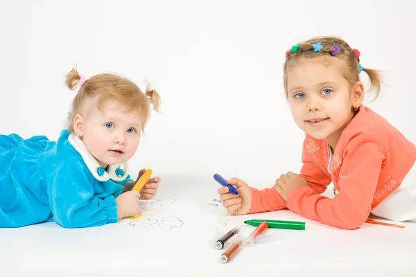 Deux petites filles peinture — Photo