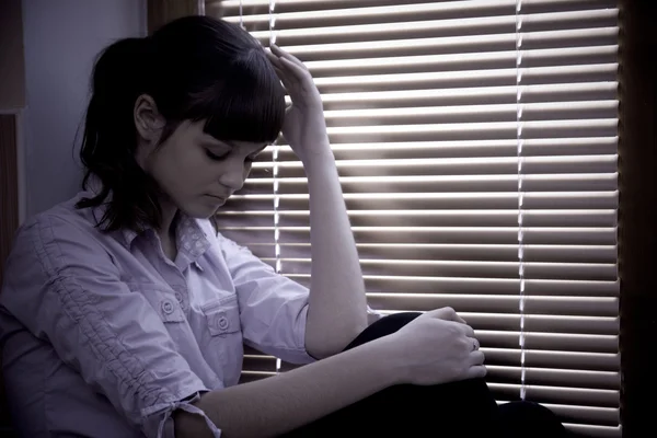 Dospívající dívka v depresi — Stock fotografie