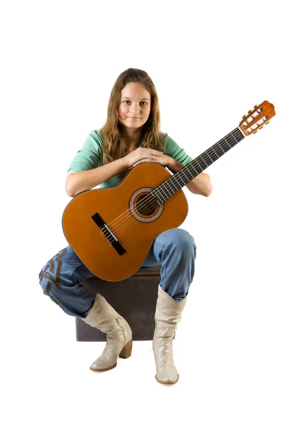 Fiatal lány gitárral. — Stock Fotó