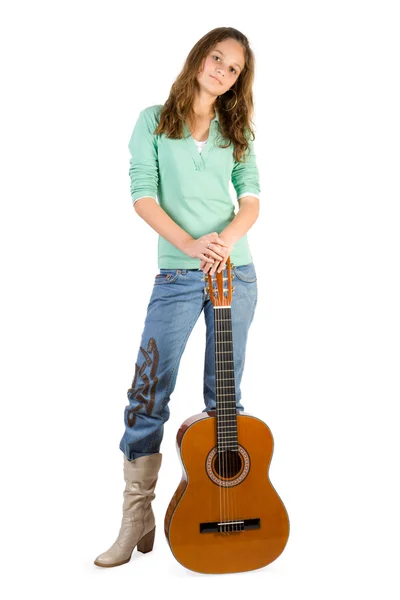 Fiatal lány gitárral. — Stock Fotó