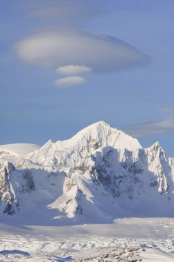 Snowy peaks clipart