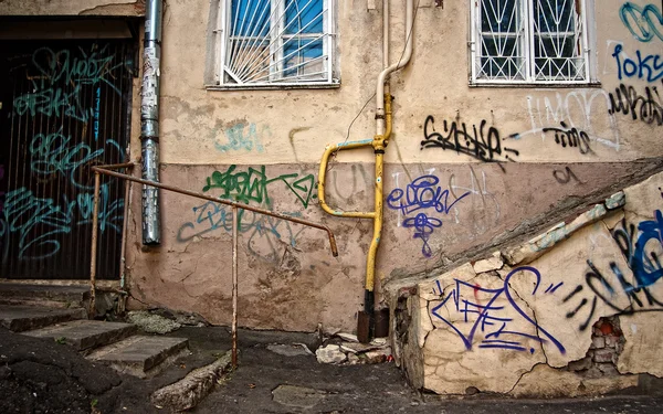 Вандализм в бедных районах — стоковое фото