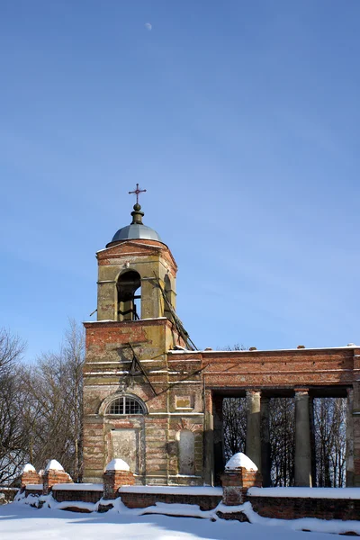 Glockenturm der Kirche — Stockfoto