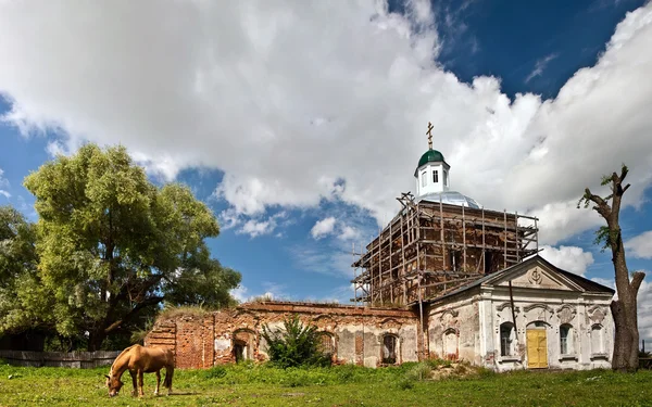 Restaurierung der alten Kirche — Stockfoto