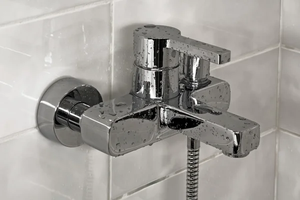 Soğuk duş musluk — Stok fotoğraf