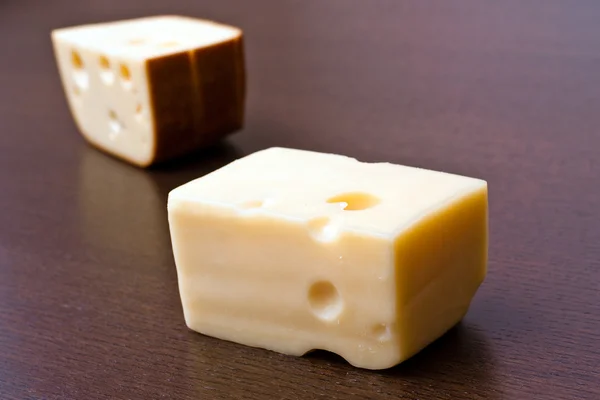 Два шматки сиру — стокове фото