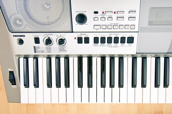 Het bovenaanzicht op synthesizer — Stockfoto