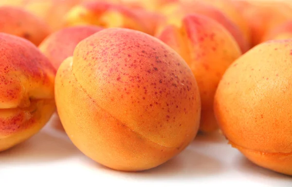 Färska välsmakande aprikoser — Stockfoto
