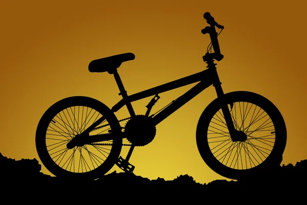 Jazdy na rowerze górskim o zmierzchu — Zdjęcie stockowe
