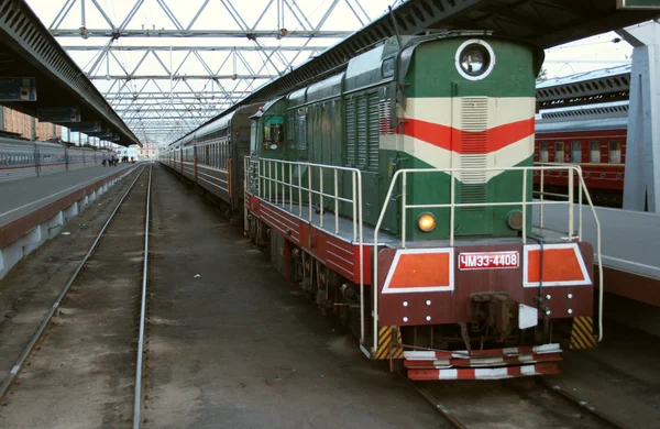Günlük yaşamlarını demiryolu platformu — Stok fotoğraf