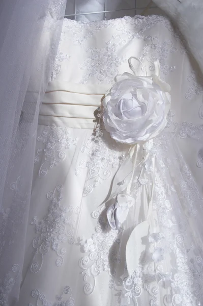 为婚礼穿白裙子的一部分 — 图库照片